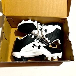 New Youth Size 1 UA Baseball Cleats
